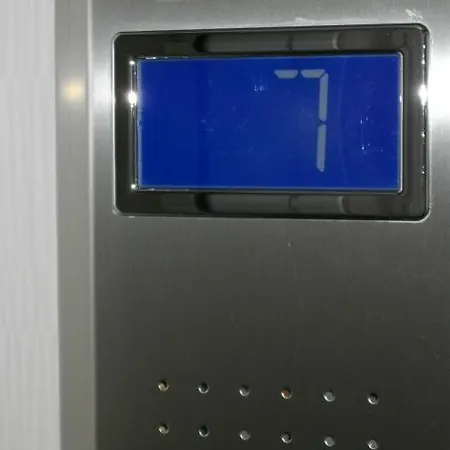 Interno 28 Модена