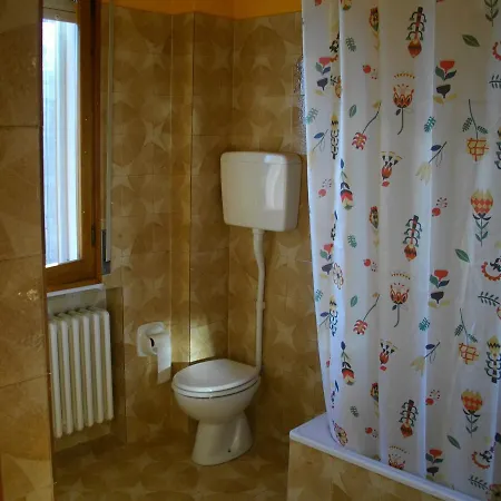 Interno 28 * Модена