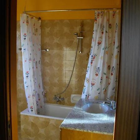 Interno 28 * Модена